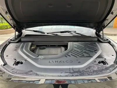 Lynk & Co 领克900