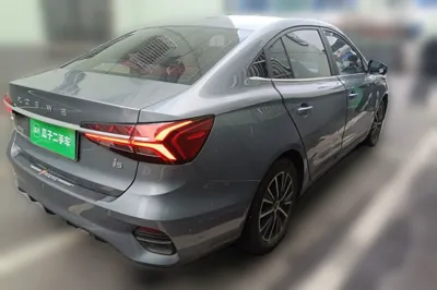 Roewe i5
