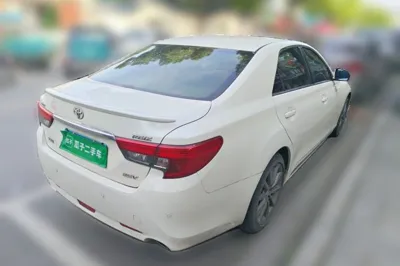Toyota Reiz