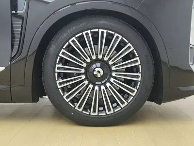 Nio ES8