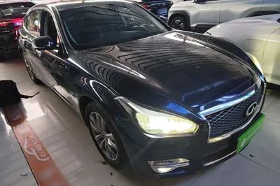 Infiniti Q70