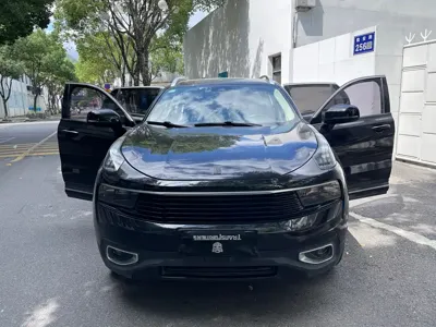 Lynk & Co 01