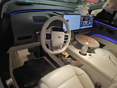 Li Auto Li i8