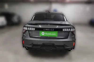 Lynk & Co 03