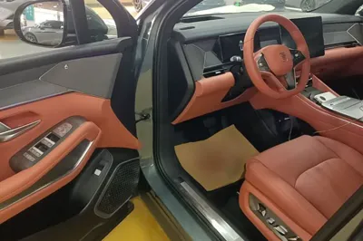 BYD Tang L