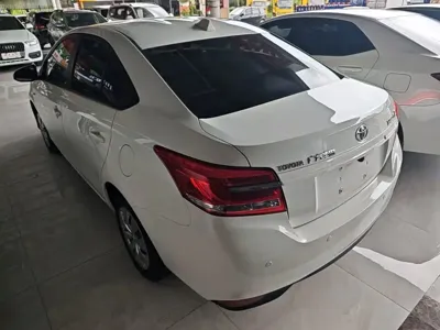 Toyota Yaris L