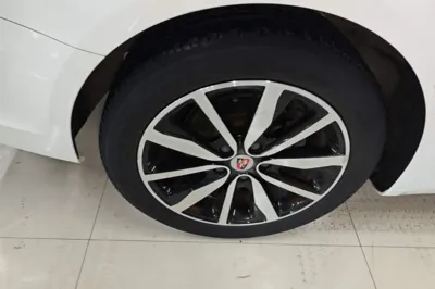 Roewe i6