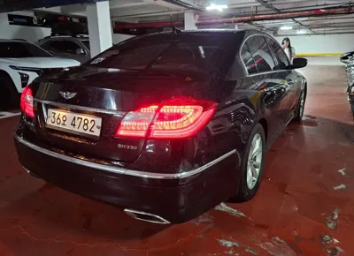 Hyundai Genesis