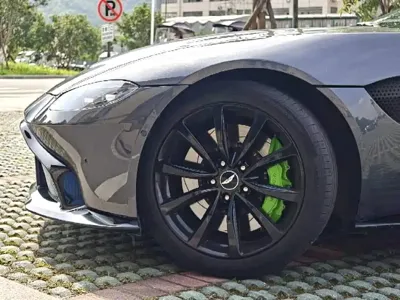Aston Martin V8 Vantage