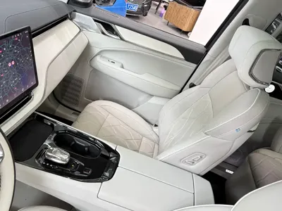 Volvo EM90