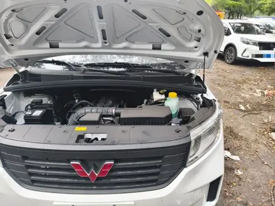 Wuling Hongguang Plus