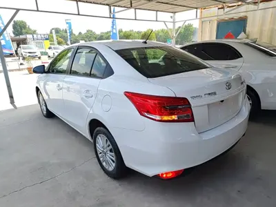 Toyota Yaris L