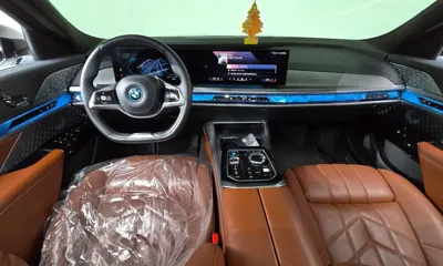 BMW i7