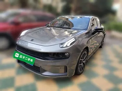Lynk & Co 03