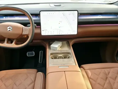 Nio ES8