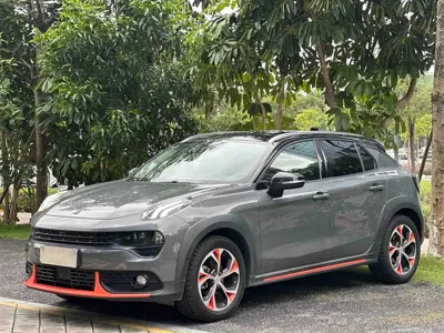 Lynk & Co 02