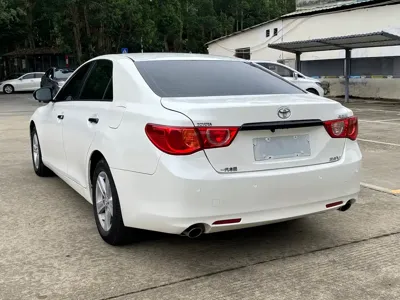 Toyota Reiz