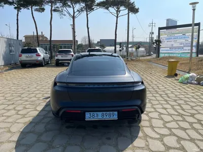 Porsche Taycan