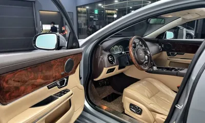 Jaguar XJ
