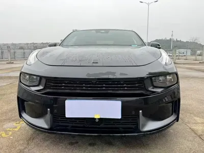 Lynk & Co 03