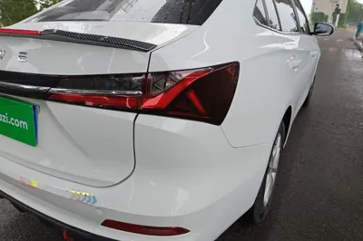 Roewe i5