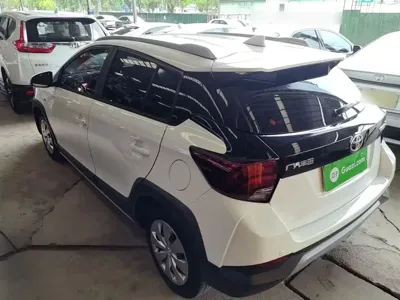 Toyota Yaris L