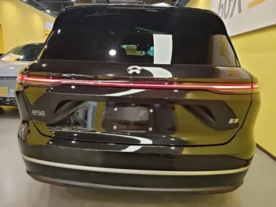 Nio ES8