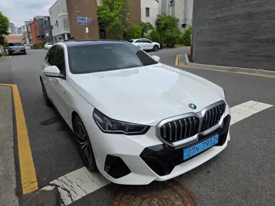 BMW i5