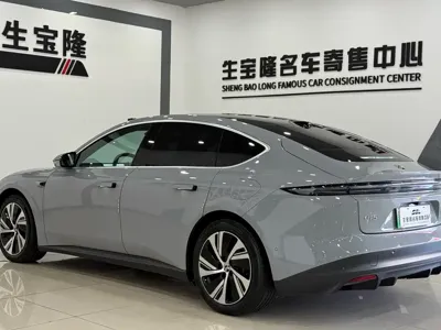 Nio ET5