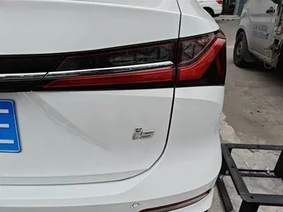 Roewe i5