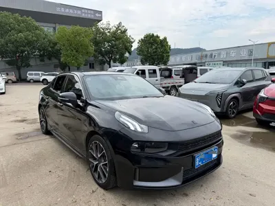 Lynk & Co 03