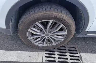 Geely Auto Emgrand X7 Sport