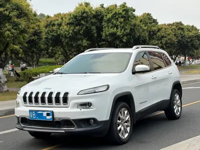 Jeep Cherokee (Import)