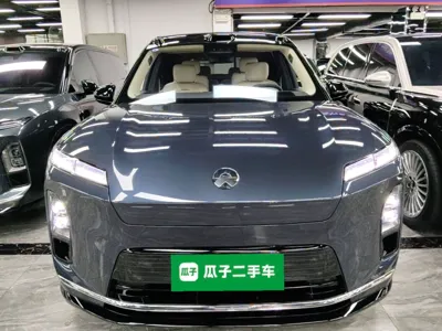 Nio ES8