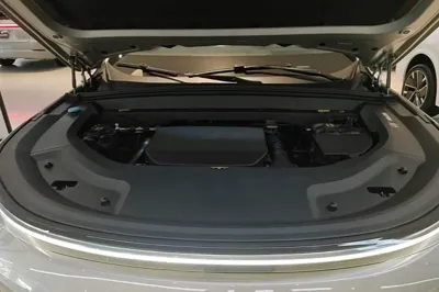 Li Auto L8