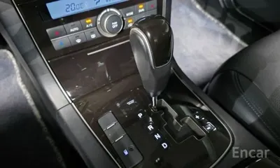 Kia Opirus
