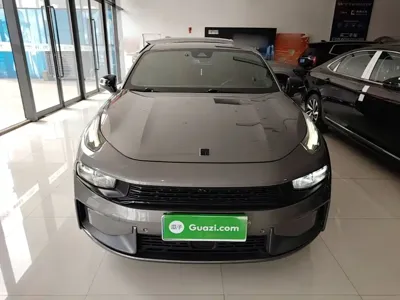 Lynk & Co 03