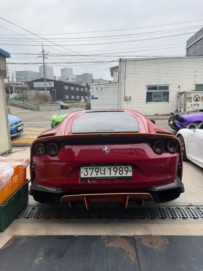 Ferrari 812