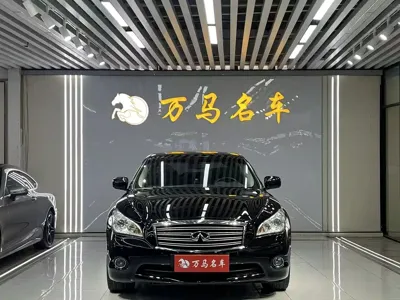 Infiniti Q70