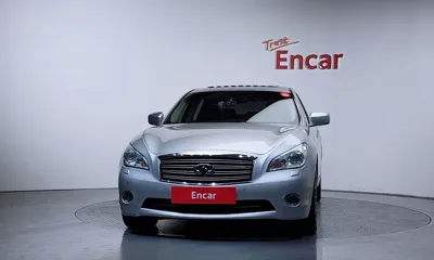 Infiniti Q70
