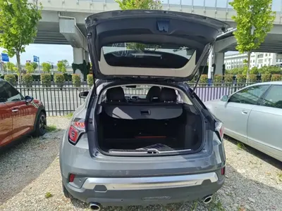 Lynk & Co 02