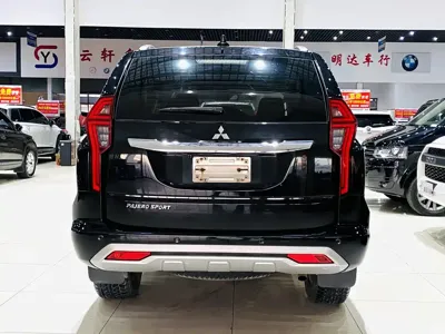 Mitsubishi Pajero Sport (Import)