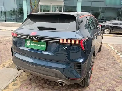 Lynk & Co 06