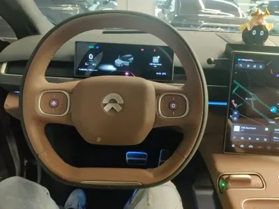 Nio ES8