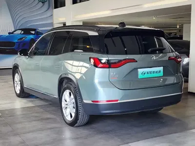 Nio ES8