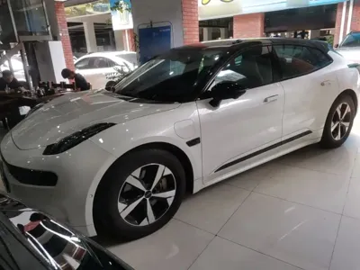 Zeekr 001