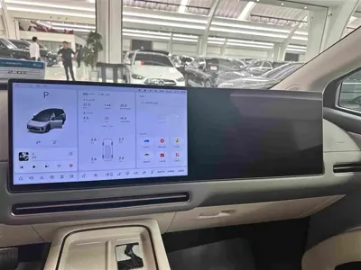 Li Auto 理想i8