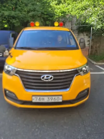Hyundai Starex