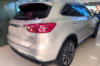 Hongqi HS5