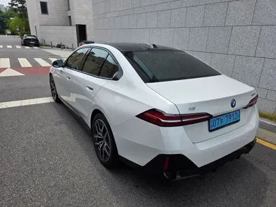 BMW i5